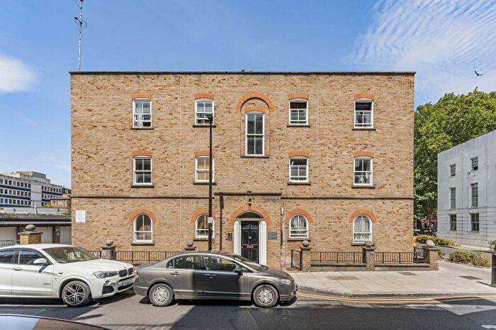 3 Bedroom Apartment For Sale In Wilton Court, Cavell Street, London, E1