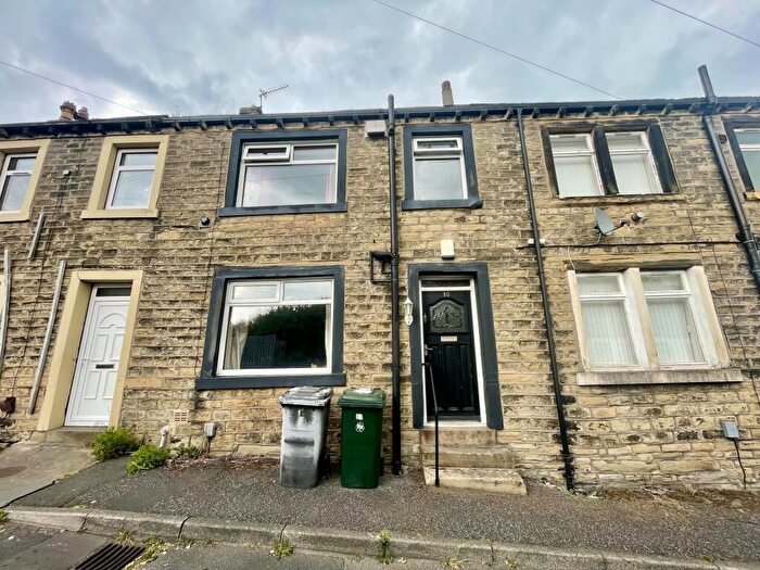 2 Bedroom Cottage To Rent In Wren Street, Huddersfield, HD1
