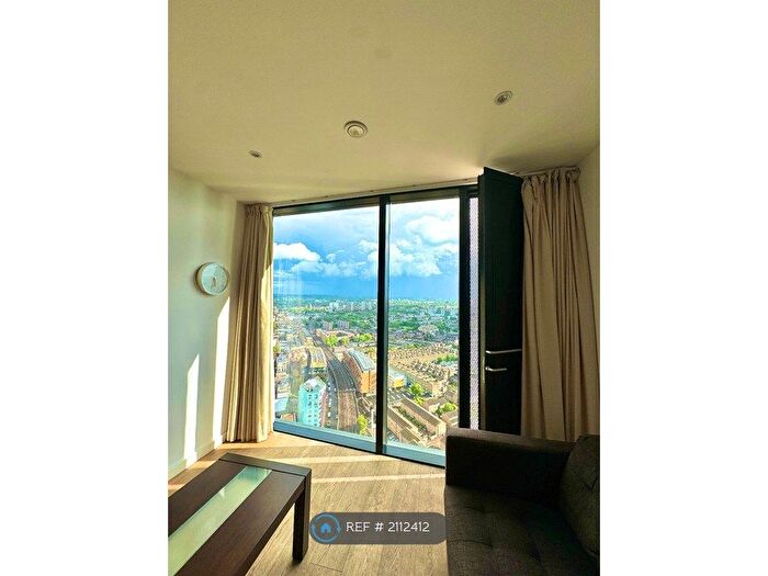 1 Bedroom Flat To Rent In Strata Building, London, SE1