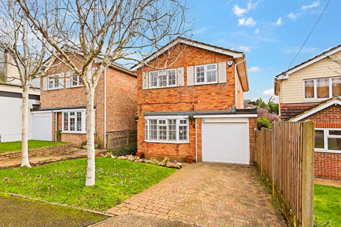 4 Bedroom Detached House For Sale In Hillside Road, South Benfleet, SS7