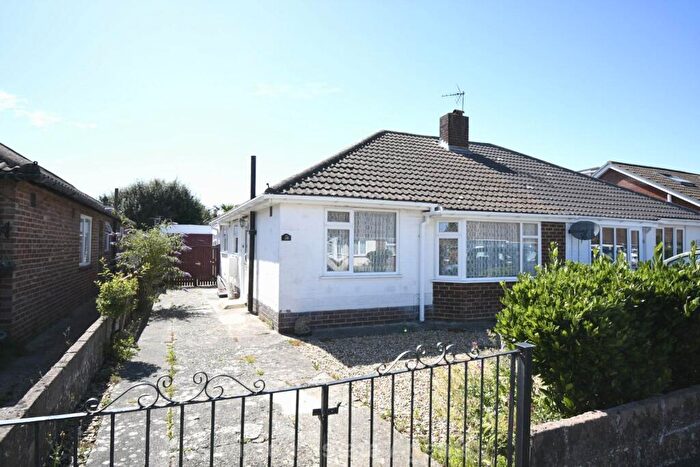 2 Bedroom Semi-Detached Bungalow For Sale In Dale Road, Stubbington, PO14
