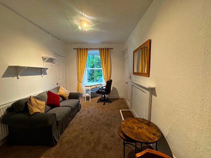 1 Bedroom Flat To Rent In West Crosscauseway, Sciennes, Edinburgh, EH8