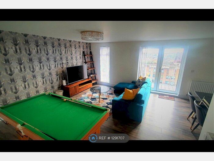 2 Bedroom Flat To Rent In Mercury Gardens, Romford RM1