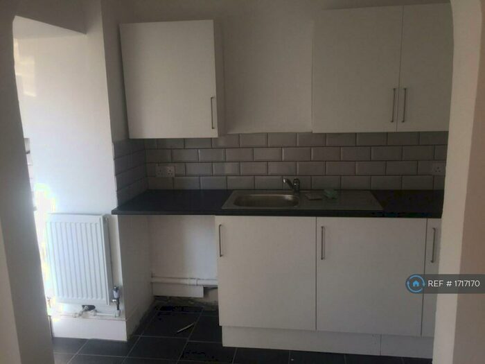 3 Bedroom End Of Terrace House To Rent In Lever Terrace, Birkenhead, CH42