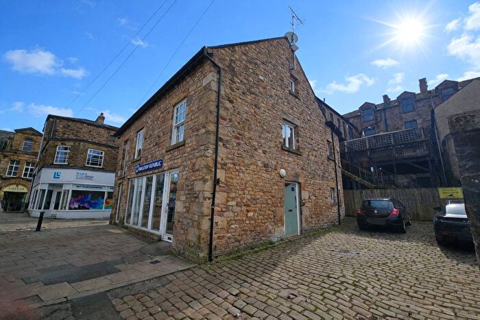 4 Bedroom Flat For Sale In Damside Street, Lancaster, Lancashire, LA1