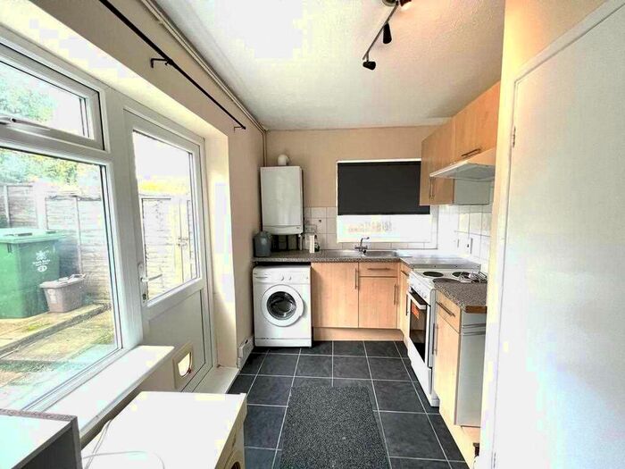 2 Bedroom Maisonette To Rent In Pennylets Green, Stoke Poges, Slough SL2