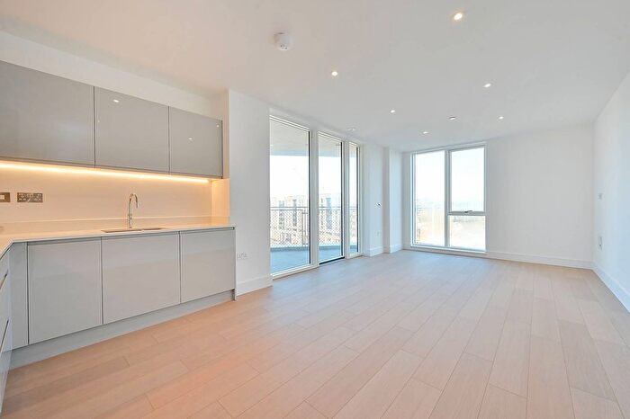 2 Bedroom Flat To Rent In Bookbinder Point, Acton, W3