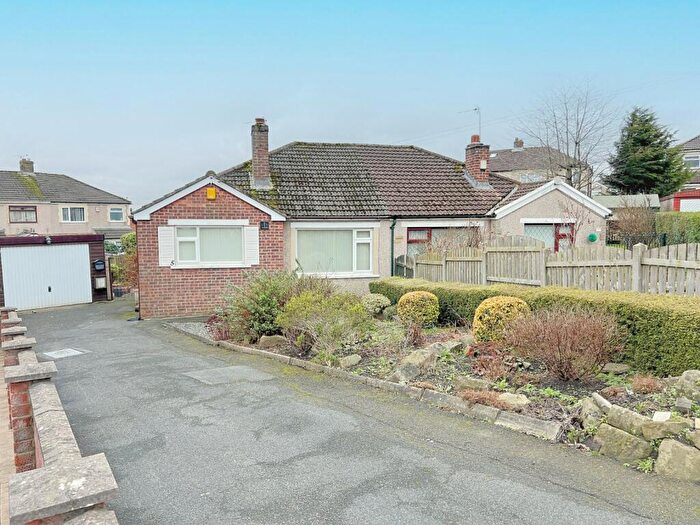 2 Bedroom Bungalow For Sale In Belmont Rise, Low Moor, Bradford, BD12
