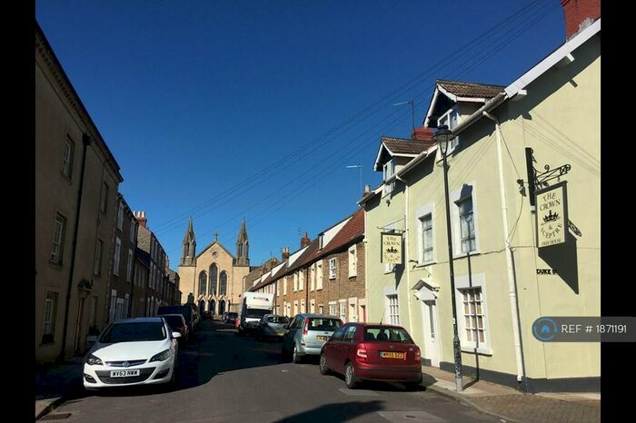 1 Bedroom Flat To Rent In Trinity Street, Frome, BA11