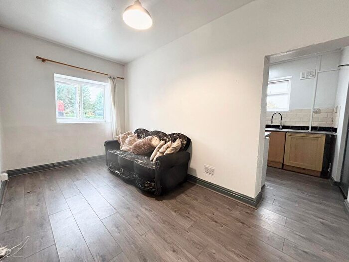 2 Bedroom Flat To Rent In Watford Road, Cotteridge, B30