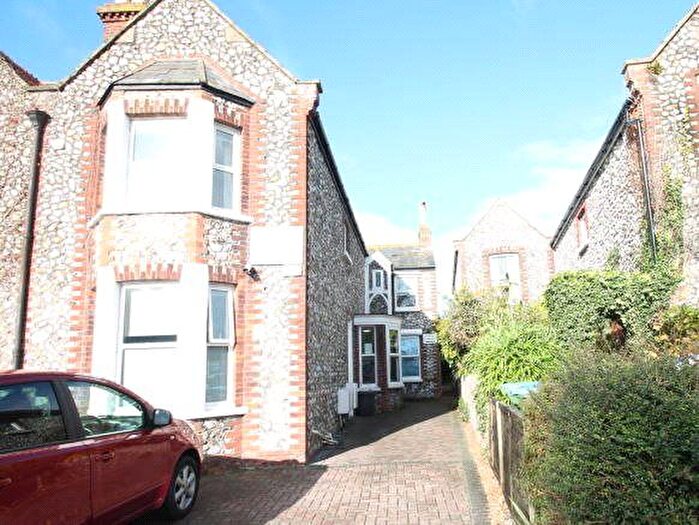 2 Bedroom Flat To Rent In East Street, Littlehampton, West Sussex, BN17