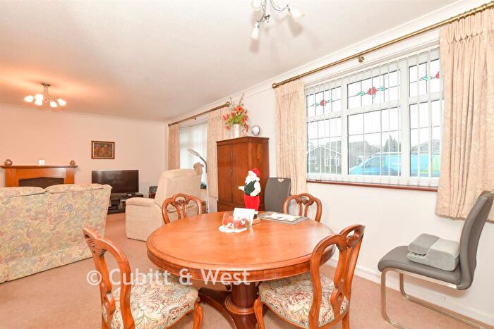 3 Bedroom Detached Bungalow For Sale In Westminster Drive, Bognor Regis, West Sussex, PO21