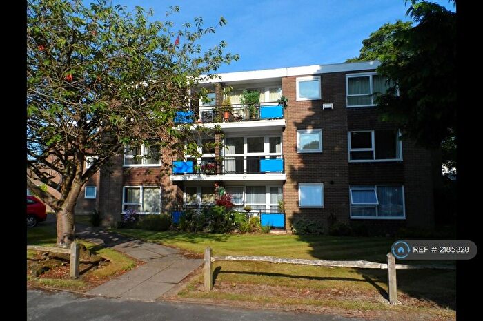 2 Bedroom Flat To Rent In April Close, Horsham, RH12