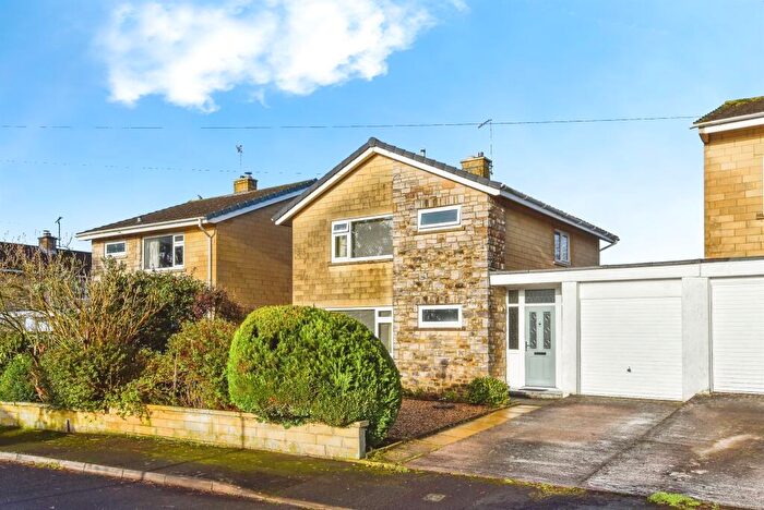 3 Bedroom Link Detached House For Sale In Leys Hill, Frome, BA11