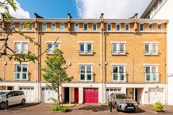 3 Bedroom House For Sale In Woodland Crescent, Canada Water, London, SE16