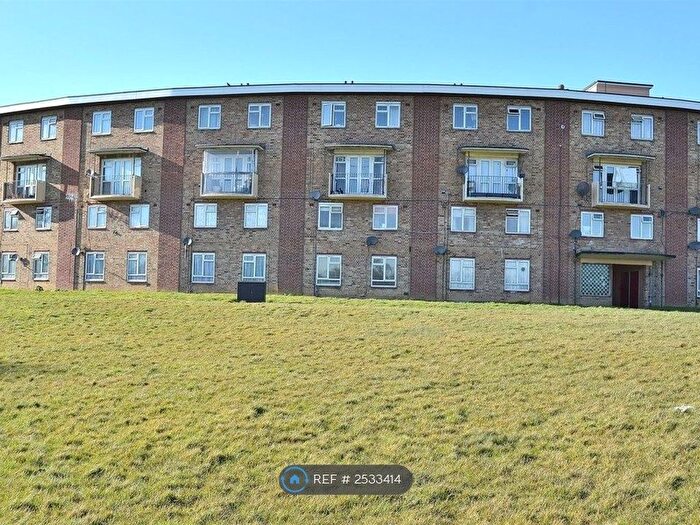 2 Bedroom Maisonette To Rent In Quarry Spring, Harlow, CM20