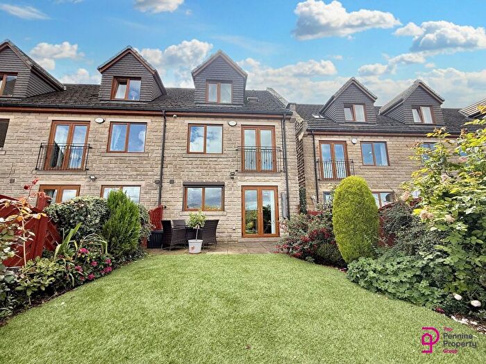 2 Bedroom End Of Terrace House To Rent In Valley View, Sheffield Rd, Penistone, S36