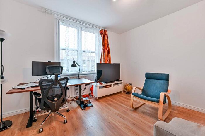 1 Bedroom Flat To Rent In Farrier Street, Kentish Town, London, NW1