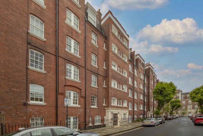 2 Bedroom Flat To Rent In Thanet Street, London, WC1H