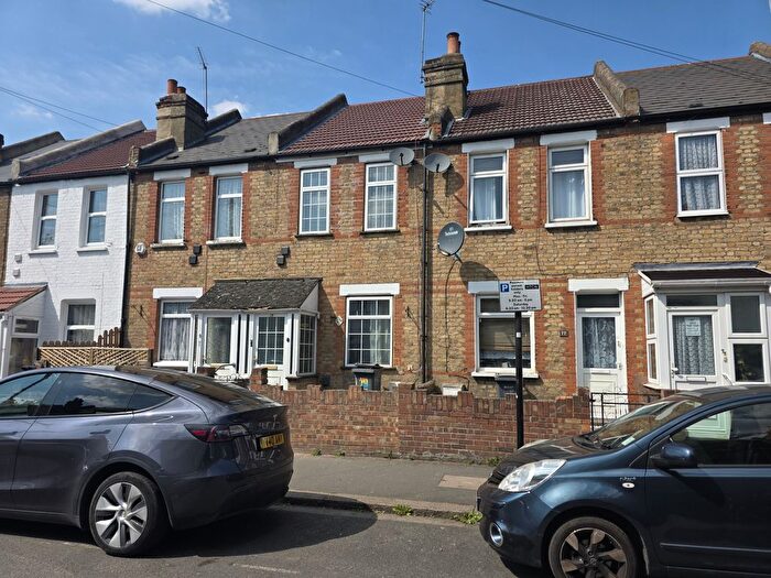 4 Bedroom Terraced House To Rent In Hounslow, TW3