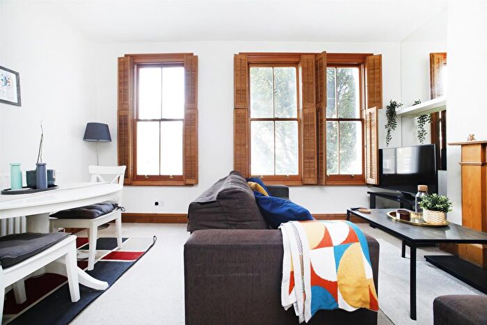 1 Bedroom Flat To Rent In Tradescant Road, London, SW8