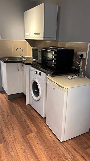 Studio To Rent In Kent Close, Mitcham, CR4