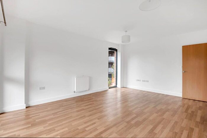 1 Bedroom Flat For Sale In Green Lanes Walk, London, N4