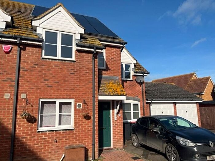 4 Bedroom Semi-detached House To Rent In Portlight Place, Whitstable, CT5