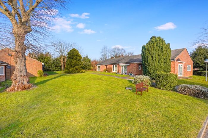 1 Bedroom Bungalow For Sale In Gorringe Avenue, South Darenth, Dartford, DA4