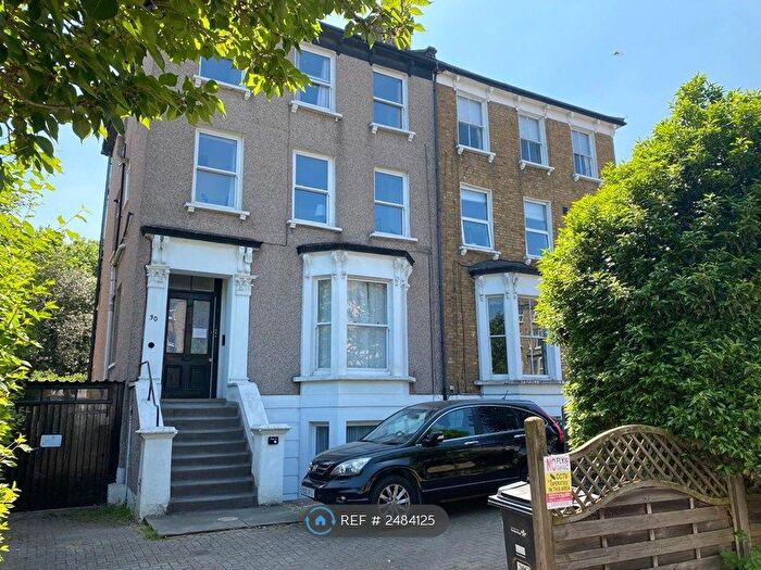 2 Bedroom Flat To Rent In Grosvenor Road, London, E11