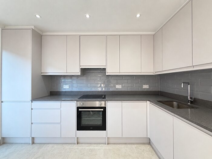 4 Bedroom End Terrace House To Rent In Grovebury Court, Chase Road, Southgate, N14