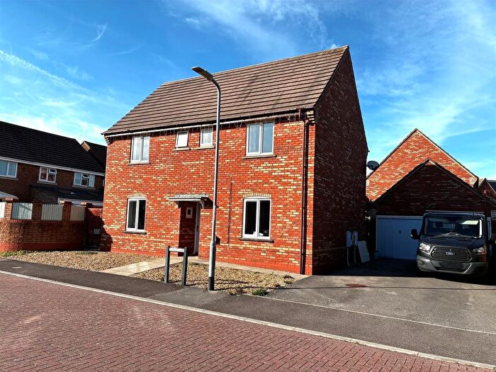 4 Bedroom Detached House For Sale In Gielgud Close, Burnham-On-Sea, TA8
