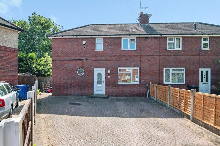 3 Bedroom Semi-Detached House For Sale In Tiled House Lane, Brierley Hill, DY5