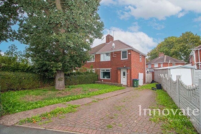 3 Bedroom Semi Detached House For Sale In Londonderry Lane, Smethwick, B67
