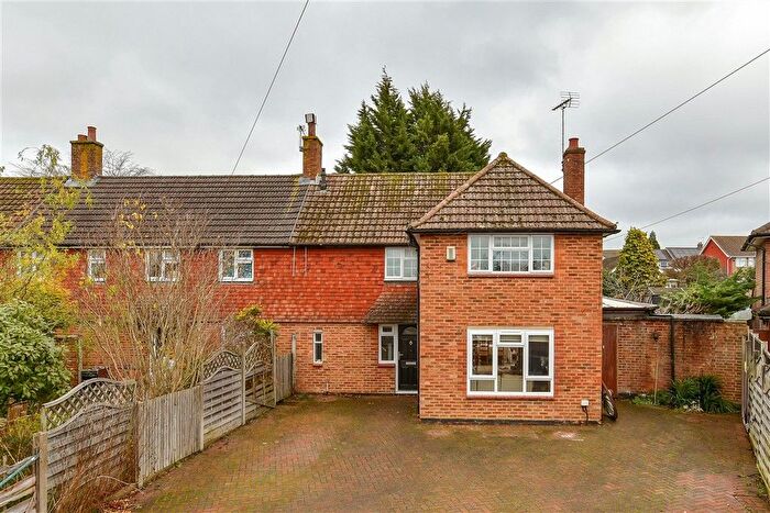 3 Bedroom End Of Terrace House For Sale In Middlemead Road, Great Bookham, Surrey, KT23