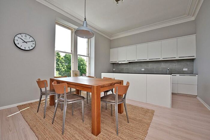 4 Bedroom Flat To Rent In Forest Road, Aberdeen, AB15