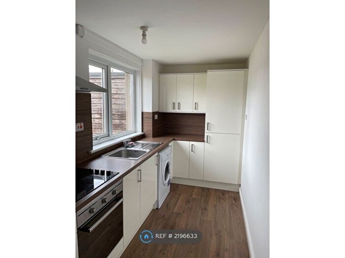 2 Bedroom Terraced House To Rent In Cawdor Drive, Glenrothes, KY6