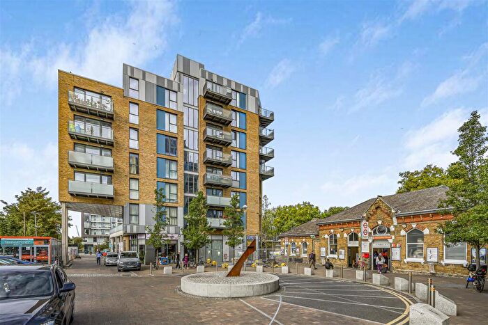 1 Bedroom Flat For Sale In Station Approach, Hoe Street, Walthamstow, E17