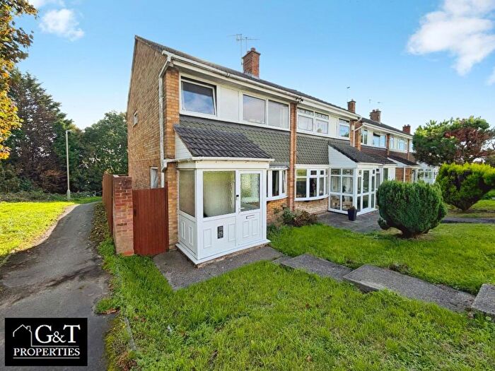3 Bedroom Semi-Detached House For Sale In Blakeley Walk, Dudley, DY2