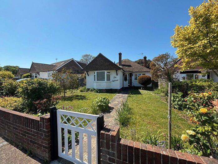 2 Bedroom Bungalow For Sale In Ingle Close, Birchington, Kent, CT7