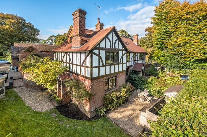 4 Bedroom Semi-Detached House For Sale In Petworth Road, Chiddingfold, GU8