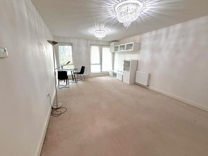2 Bedroom Flat To Rent In Globe Court, London, NW9