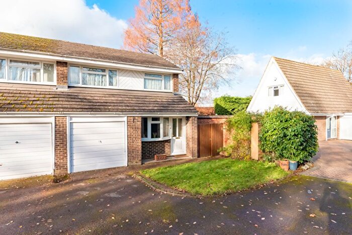 4 Bedroom Semi Detached House For Sale In Willowford, Yateley, Hampshire, GU46