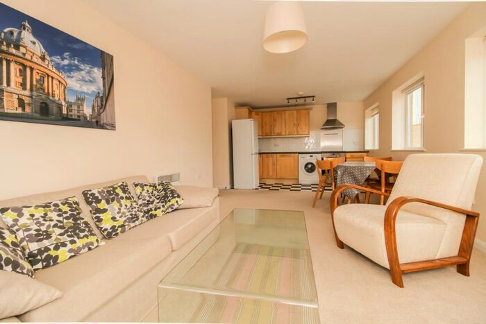 2 Bedroom Apartment To Rent In High Street, Kidlington, OX5