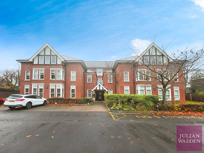 2 Bedroom Flat For Sale In Bramhall Lane, Davenport, Stockport, SK3