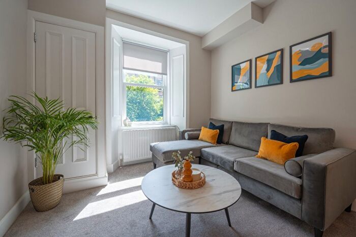 1 Bedroom Flat To Rent In Bruntsfield, Edinburgh, EH3