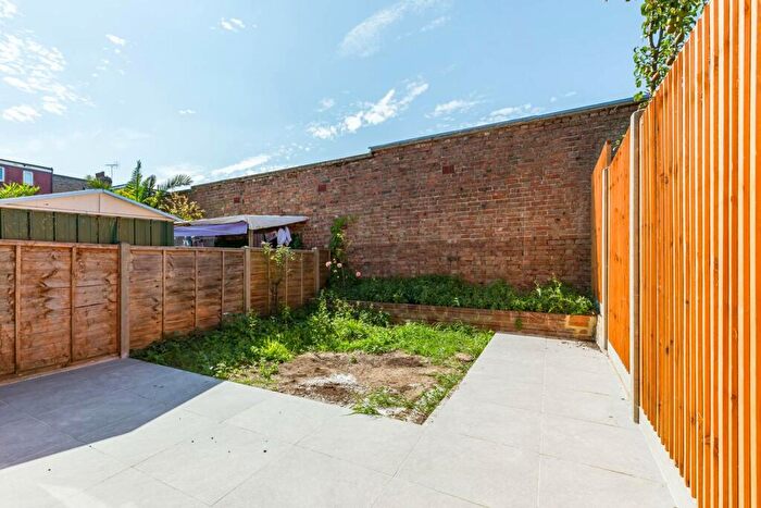 4 Bedroom Terraced House To Rent In Eldon Road, Wood Green, London, N22