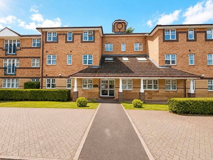 2 Bedroom Flat For Sale In Earls Meade, Barons Court Earls Meade, LU2