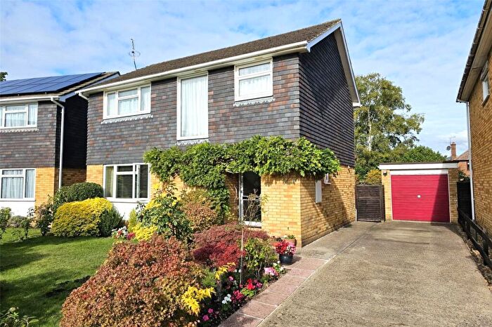 4 Bedroom Detached House For Sale In Rideway Close, Camberley, Surrey, GU15