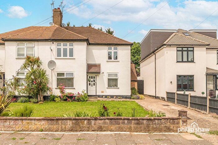 2 Bedroom Maisonette For Sale In Kenneth Gardens, Stanmore, HA7